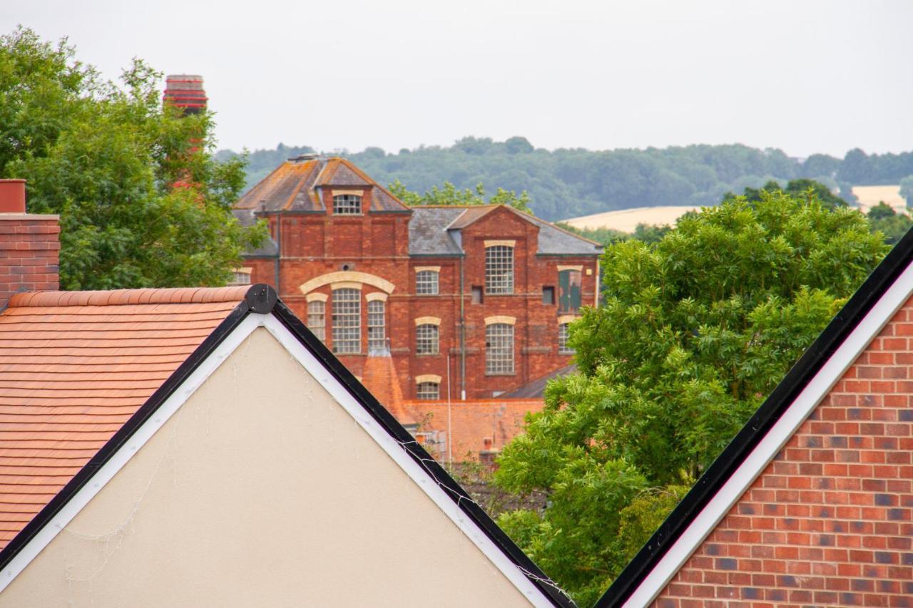 She'S Electric Vila Blandford Forum Exterior foto